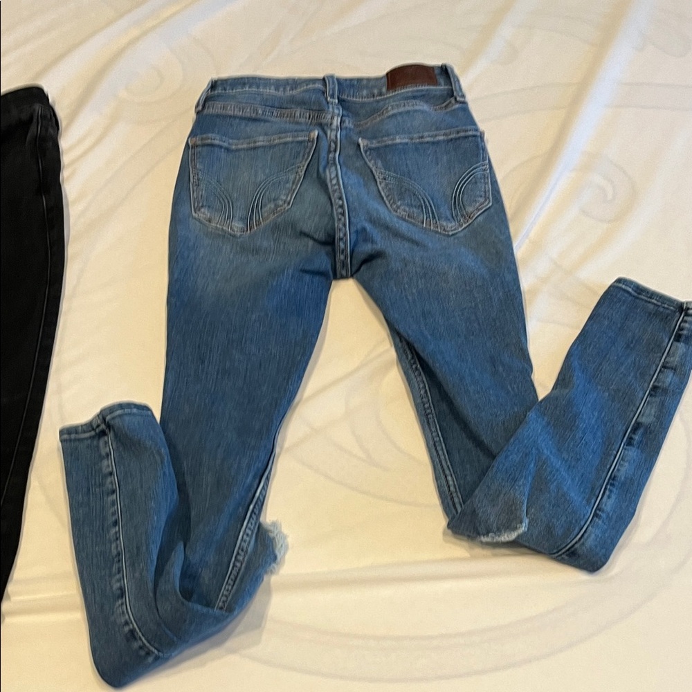 Stylish Ripped Jeans Set - Picture 7 of 13